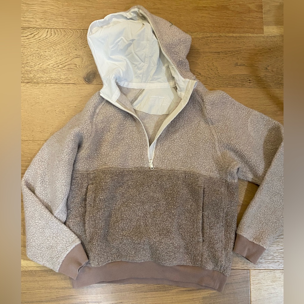 Outdoor Voices Cozy Two-Tone Cream Sherpa Jacket Hoodie Size S Guc